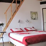 Le Clos De Banes Bed & Breakfast 3*