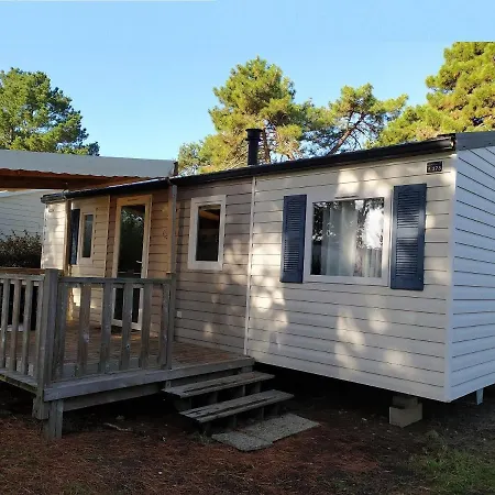 Bed and Breakfast Le Clos De Banes 3*