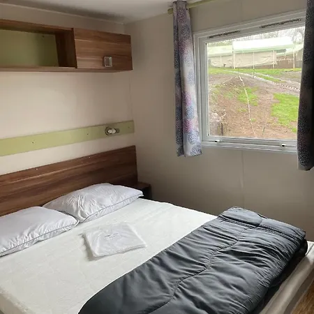 Le Clos De Banes Bed and Breakfast